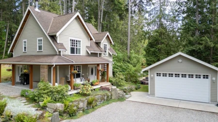 5626 Curran Road, Halfmoon Bay, BC, Halfmoon Bay — Single Family Residence for sale