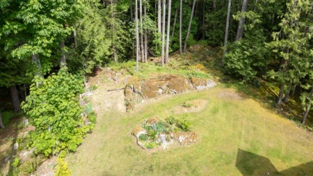 Outdoor Kitchen Photo of 5626 Curran Road, Halfmoon Bay, BC