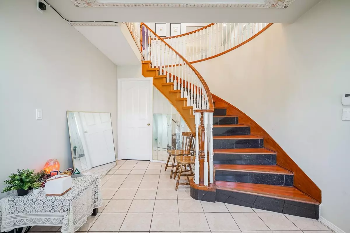 Family Room Photo of 12246 64a Avenue, Surrey, BC