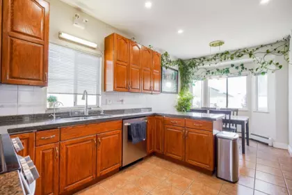 Primary Bedroom Photo of 12246 64a Avenue, Surrey, BC