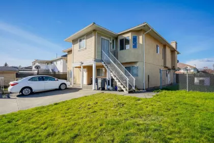 Swimming Pool Photo of 12246 64a Avenue, Surrey, BC