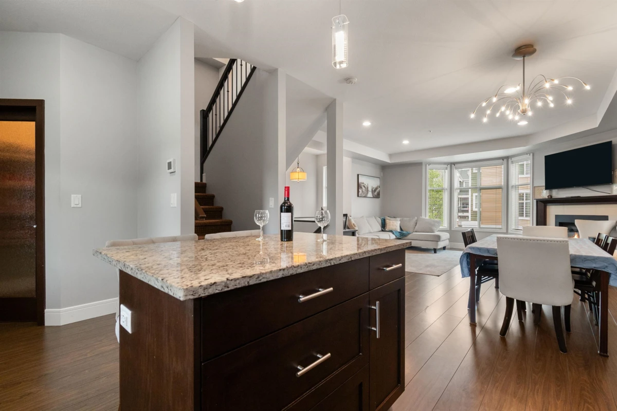 Dining Area Photo of 18 44420 Sherry Drive, Chilliwack, BC