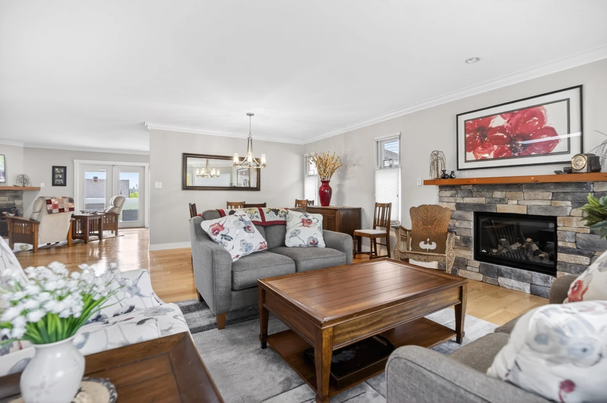 Dining Area Photo of 16457 10a Avenue, Surrey, BC