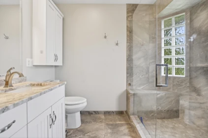 Hallway Photo of 16457 10a Avenue, Surrey, BC