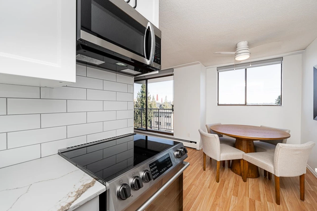 Family Room Photo of 307 320 Royal Avenue, New Westminster, BC