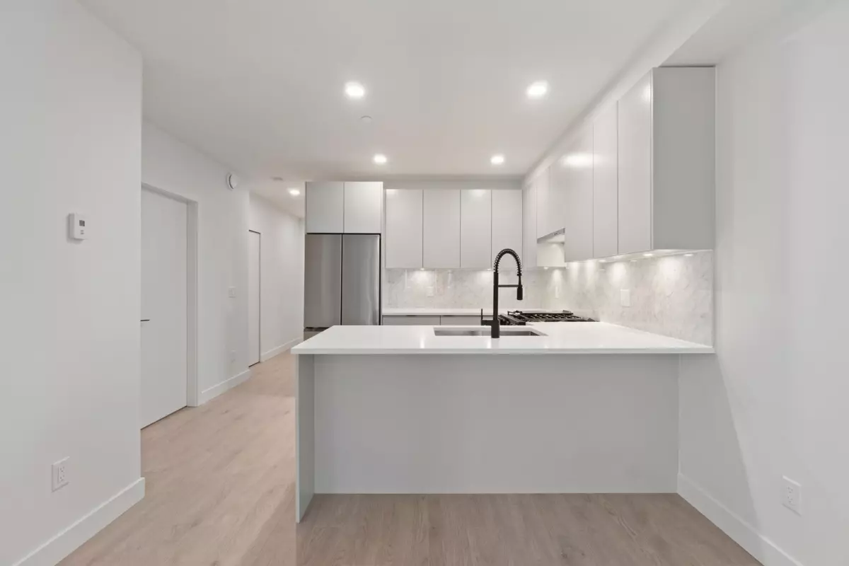 Dining Area Photo of 418 13258 105 Avenue, Surrey, BC