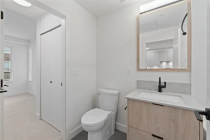 Powder Room Photo of 418 13258 105 Avenue, Surrey, BC
