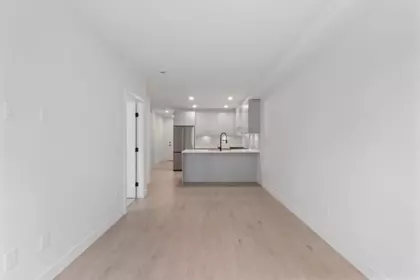 Primary Bathroom Photo of 418 13258 105 Avenue, Surrey, BC
