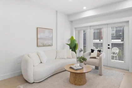 2133 E Pender Street, Vancouver, BC, Vancouver — Townhouse for sale