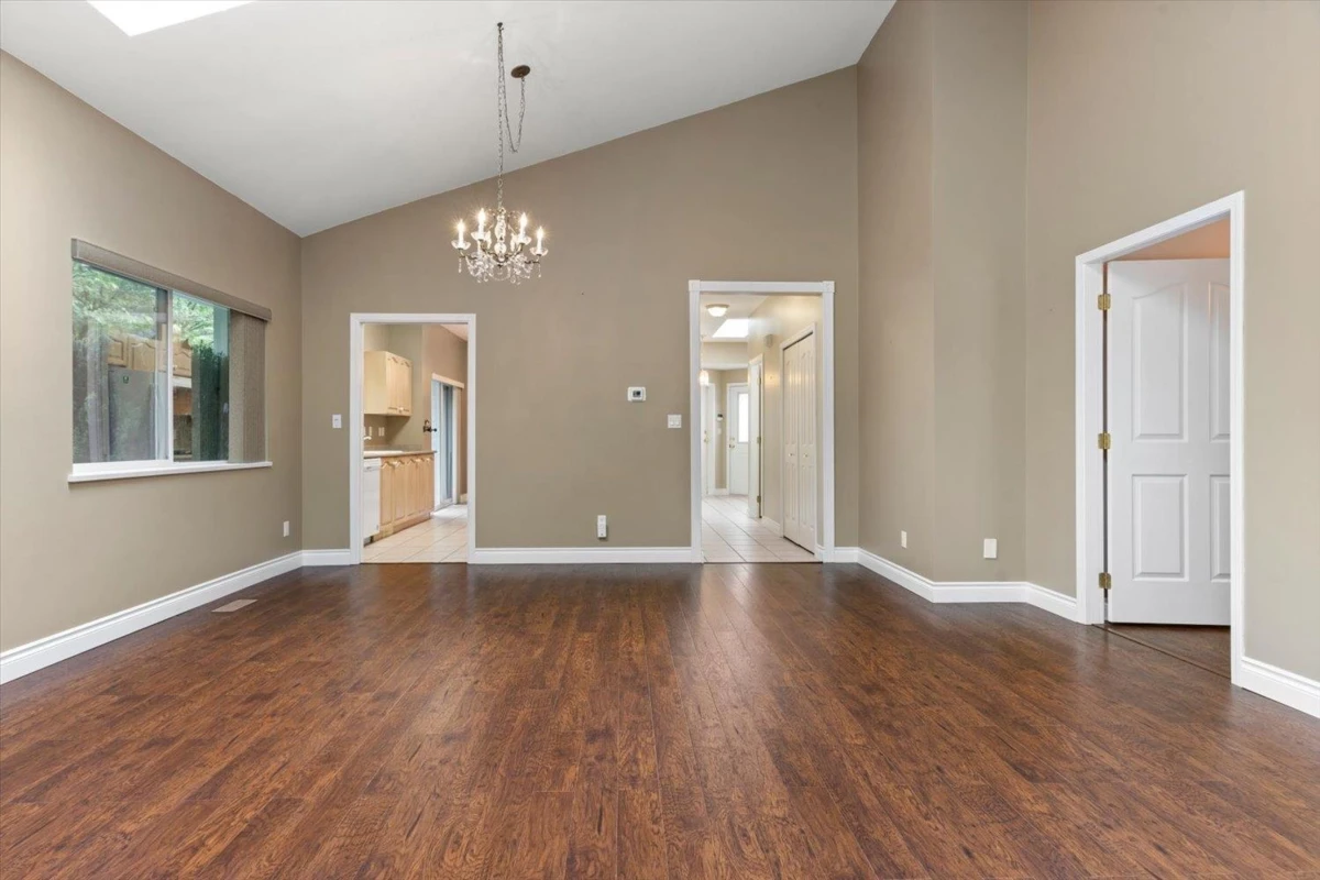 Dining Area Photo of 4 730 Mccombs Drive, Harrison Hot Springs, BC