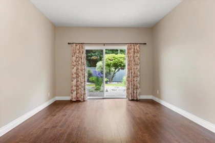 Bedroom 3 Photo of 4 730 Mccombs Drive, Harrison Hot Springs, BC