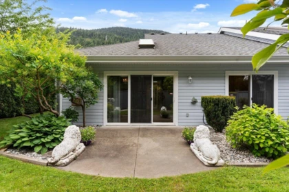 Mudroom Photo of 4 730 Mccombs Drive, Harrison Hot Springs, BC