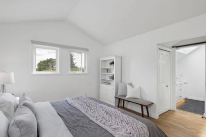 Entry Foyer Photo of 207 1518 Bowser Avenue, North Vancouver, BC