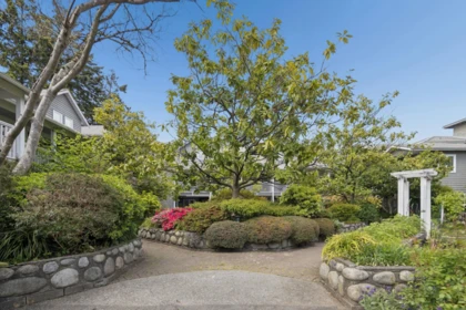 Front Yard Photo of 207 1518 Bowser Avenue, North Vancouver, BC