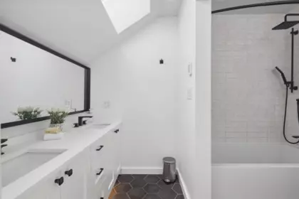 Hallway Photo of 207 1518 Bowser Avenue, North Vancouver, BC