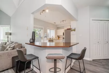 Kitchen Photo of 505 34101 Old Yale Road, Abbotsford, BC