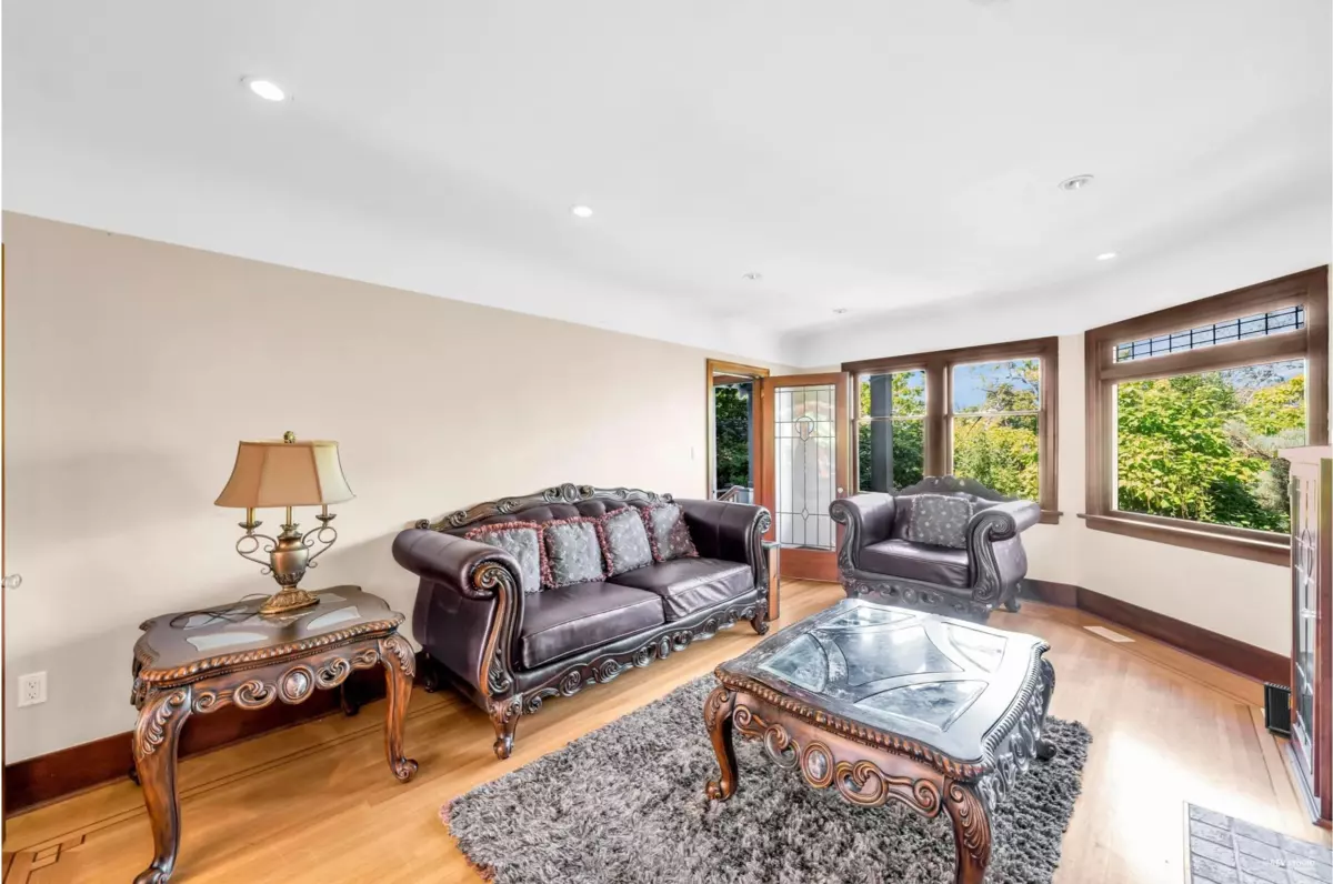 Family Room Photo of 4580 W 1st Avenue, Vancouver, BC