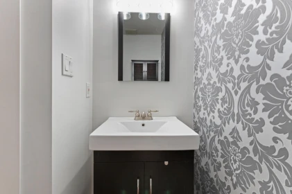 Entry Foyer Photo of 178 15501 89a Avenue, Surrey, BC