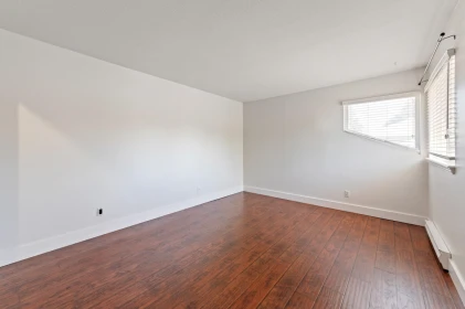 Hallway Photo of 178 15501 89a Avenue, Surrey, BC