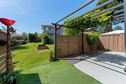Hot Tub / Spa Photo of 178 15501 89a Avenue, Surrey, BC