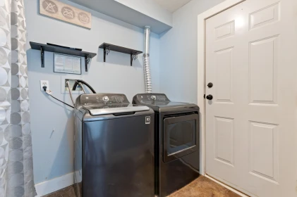 Mudroom Photo of 178 15501 89a Avenue, Surrey, BC