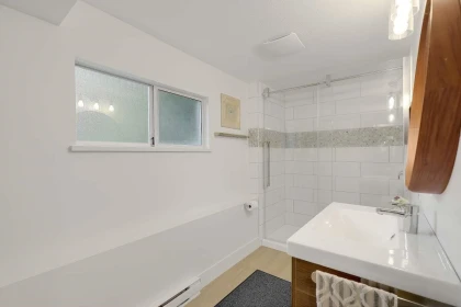 Guest Bathroom Photo of 8257 114 Street, Delta, BC