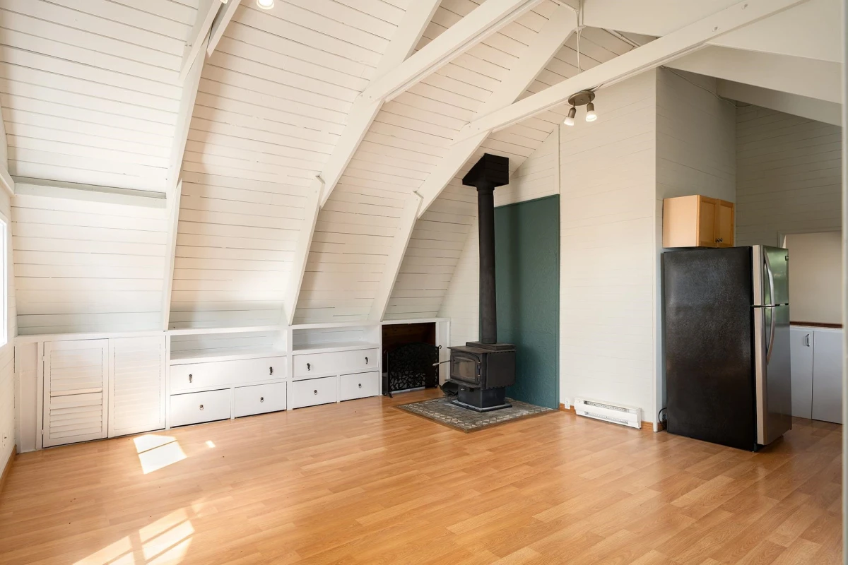Living Room Photo of 709 Windjammer Road, Bowen Island, BC