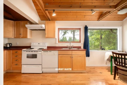 Entry Foyer Photo of 709 Windjammer Road, Bowen Island, BC