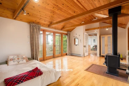 Laundry Room Photo of 709 Windjammer Road, Bowen Island, BC