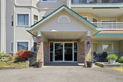 Front Yard Photo of 304 46966 Yale Road, Chilliwack, BC