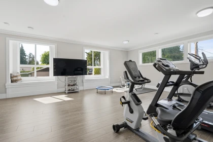 Hot Tub / Spa Photo of 20140 44 Avenue, Langley, BC