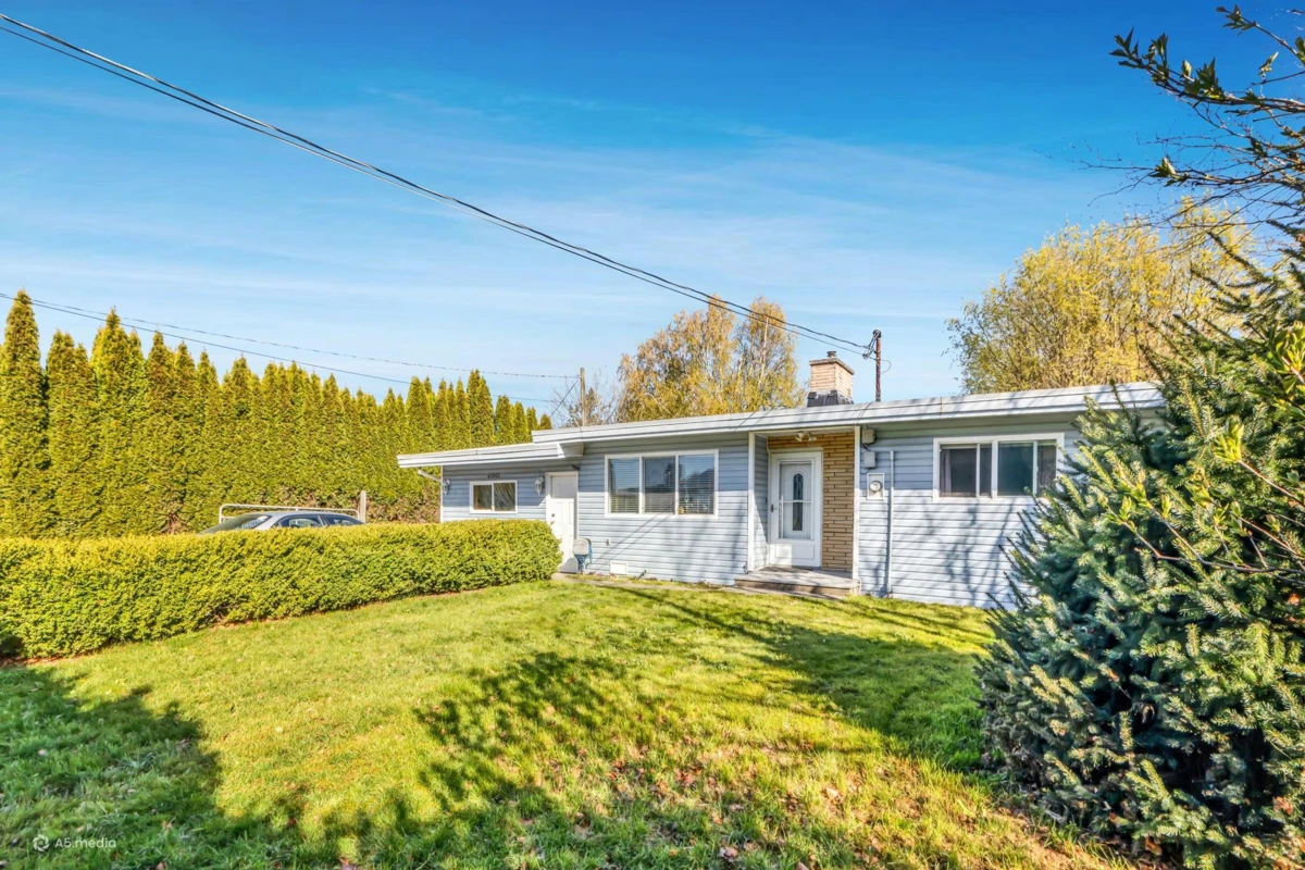 Living Room Photo of 41965 Yarrow Central Road, Yarrow, BC