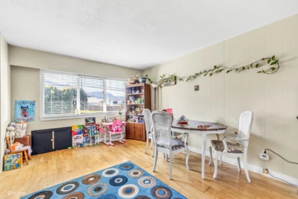 Kitchen Island Photo of 41965 Yarrow Central Road, Yarrow, BC