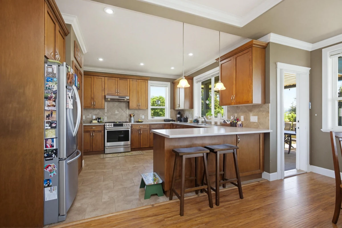 Family Room Photo of 30420 Dewdney Trunk Road, Mission, BC