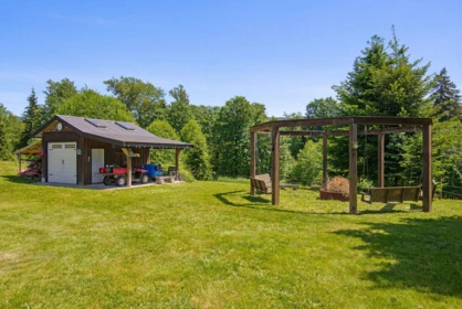 Front Yard Photo of 30420 Dewdney Trunk Road, Mission, BC