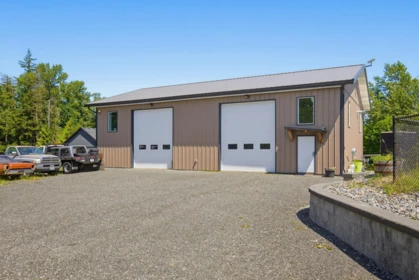 Outdoor Deck Photo of 30420 Dewdney Trunk Road, Mission, BC