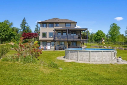 Staircase Photo of 30420 Dewdney Trunk Road, Mission, BC