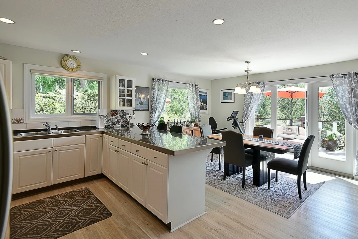 Dining Area Photo of 4906 Sinclair Bay Road, Garden Bay, BC