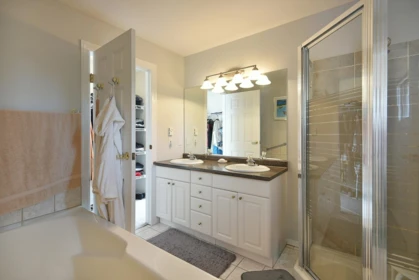 Guest Bathroom Photo of 4906 Sinclair Bay Road, Garden Bay, BC