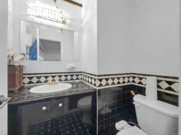 Guest Bathroom Photo of 9298 Cinnamon Drive, Surrey, BC