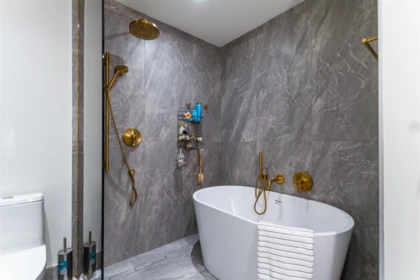 Guest Bathroom Photo of 7061 Cypress Street, Vancouver, BC