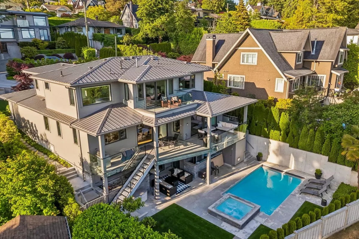Exterior Rear Photo of 2668 Haywood Avenue, West Vancouver, BC
