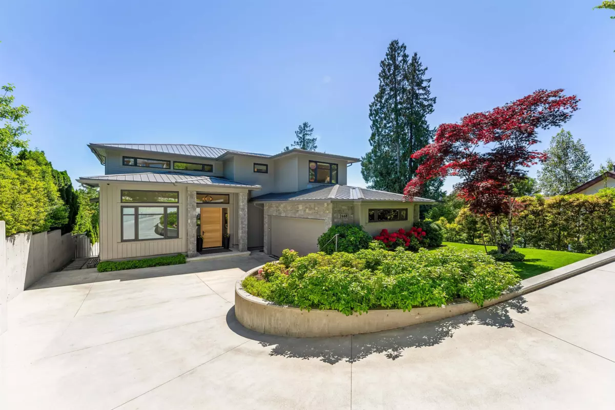 Living Room Photo of 2668 Haywood Avenue, West Vancouver, BC