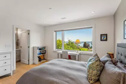 Staircase Photo of 2668 Haywood Avenue, West Vancouver, BC