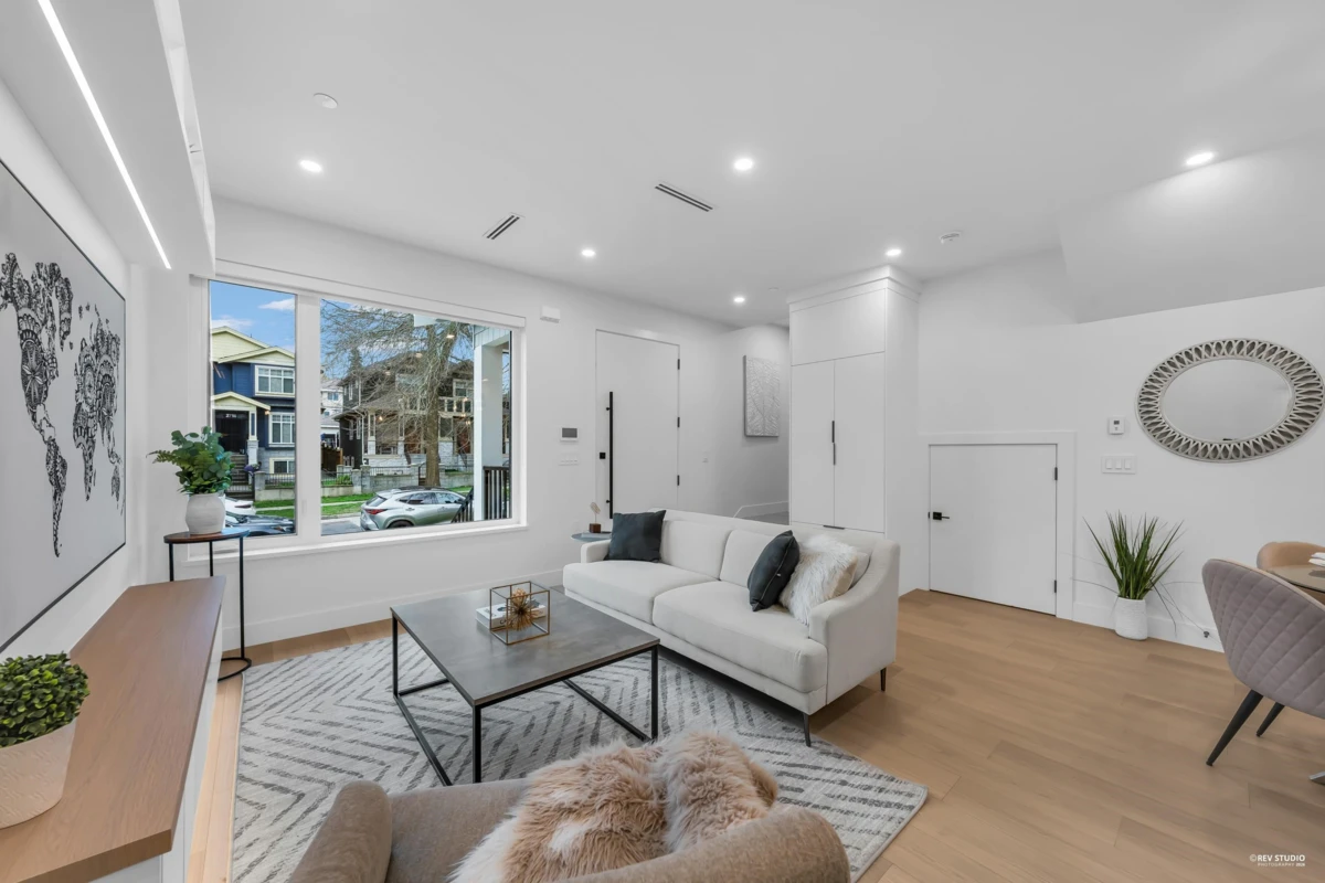 Family Room Photo of 2715 Cheyenne Avenue, Vancouver, BC