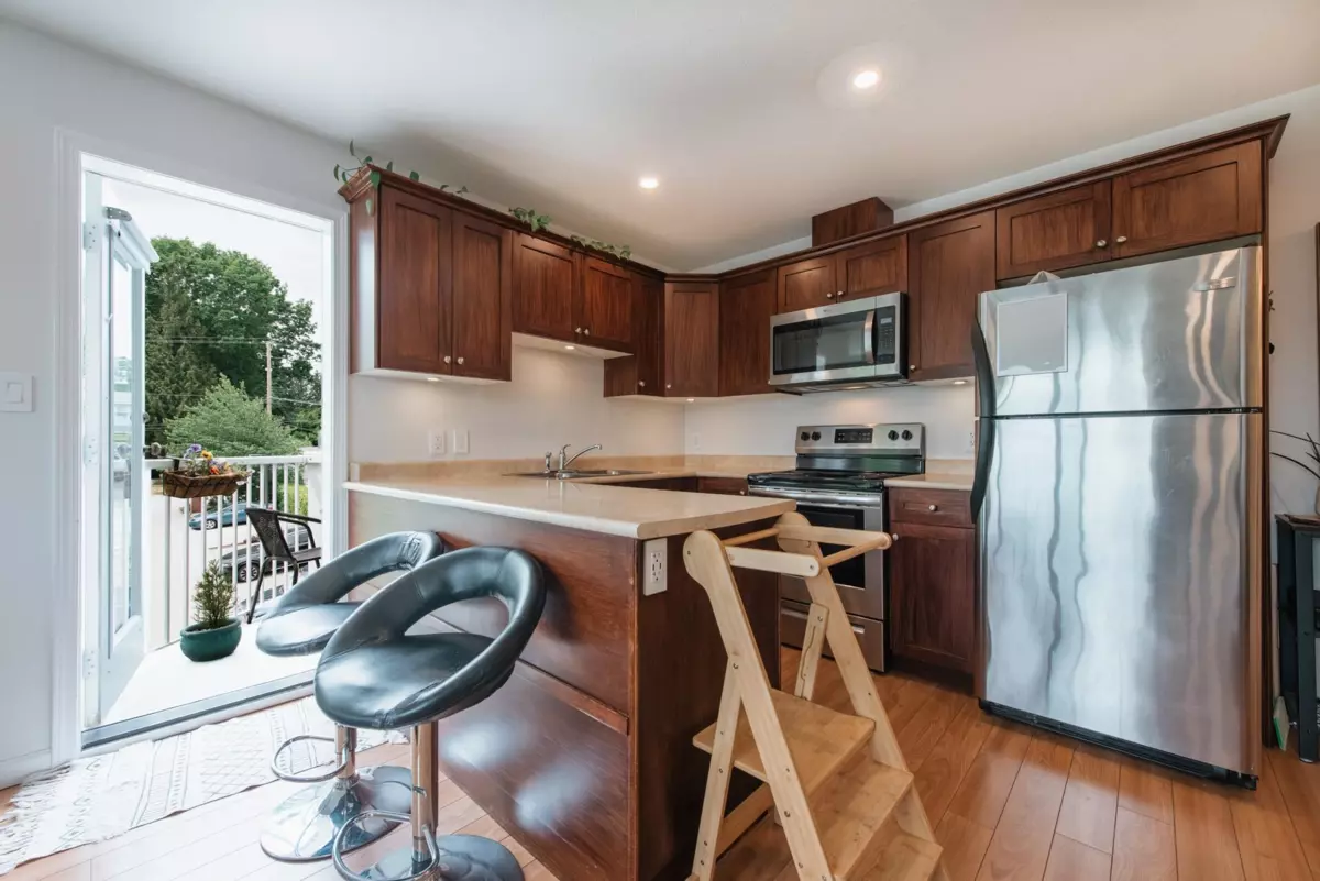 Family Room Photo of 301 624 Shaw Road, Gibsons, BC
