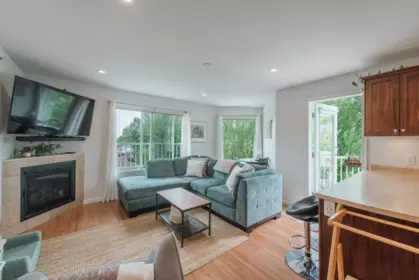 301 624 Shaw Road, Gibsons, BC, Gibsons — Apartment/Condo for sale
