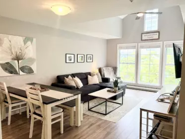 402 888 Gauthier Avenue, Coquitlam, BC, Coquitlam — Apartment/Condo for sale