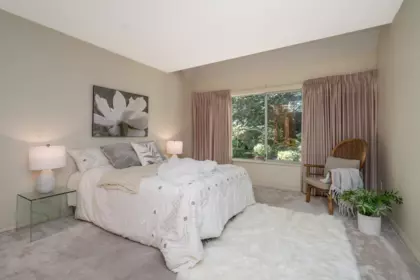 Guest Bathroom Photo of 10 15273 24 Avenue, Surrey, BC