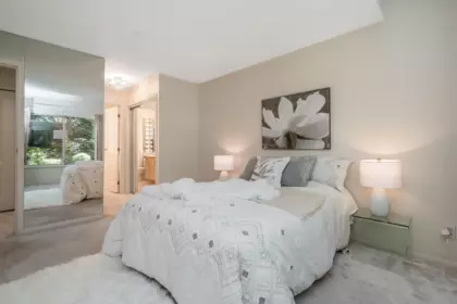 Powder Room Photo of 10 15273 24 Avenue, Surrey, BC